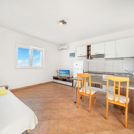 Apartman โวดีเซ ภายนอก รูปภาพ
