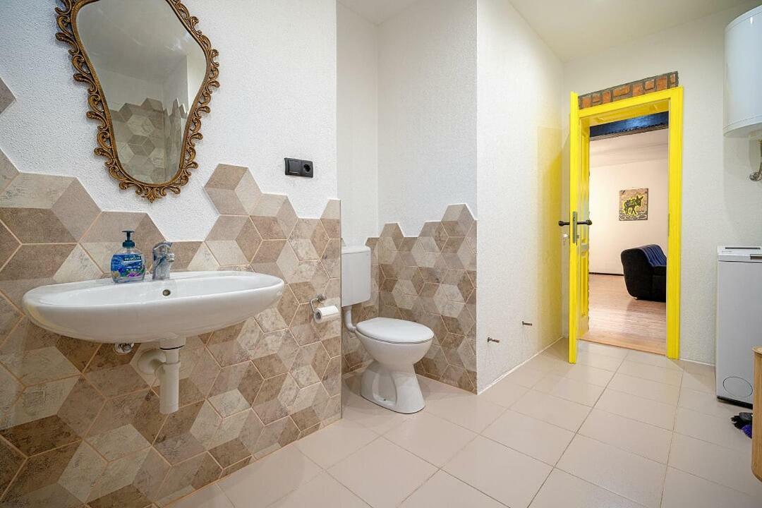 Apartman โวดีเซ ภายนอก รูปภาพ
