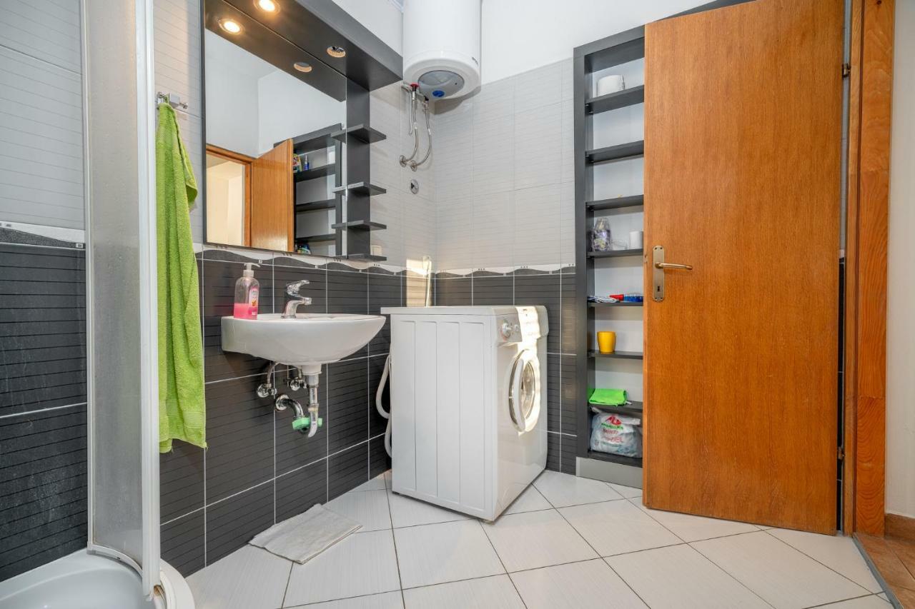 Apartman โวดีเซ ภายนอก รูปภาพ