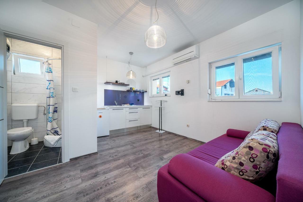 Apartman โวดีเซ ภายนอก รูปภาพ